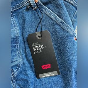 LEVIS RIBCAGE STRAIGHT JEAN